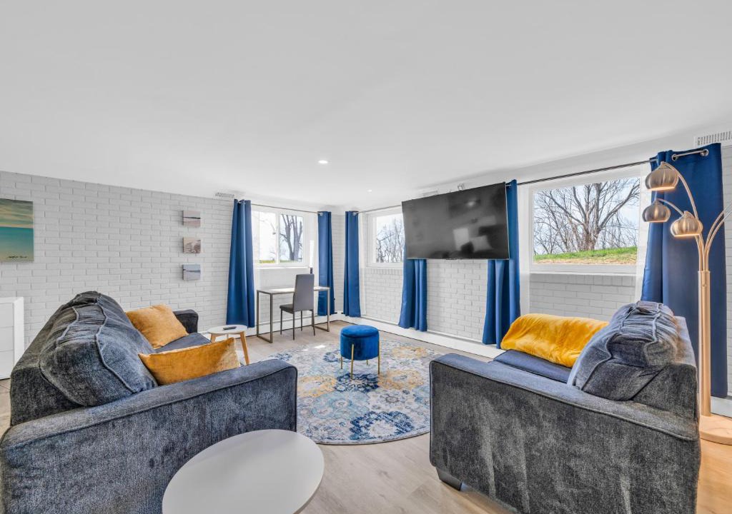 Ruthven Apartment | Cliffside Suite #3 - Seacliff Beach Suites