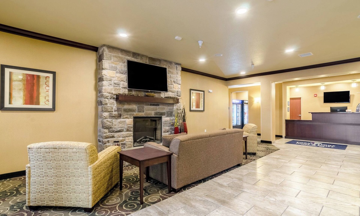McCook Hotel | Cobblestone Hotel & Suites - McCook