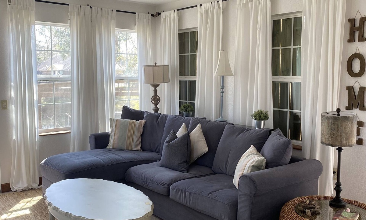 Lake Hamilton Apartment | Come and enjoy this 2 bedroom apartment on lake Hamilton ! Sit outside on deck