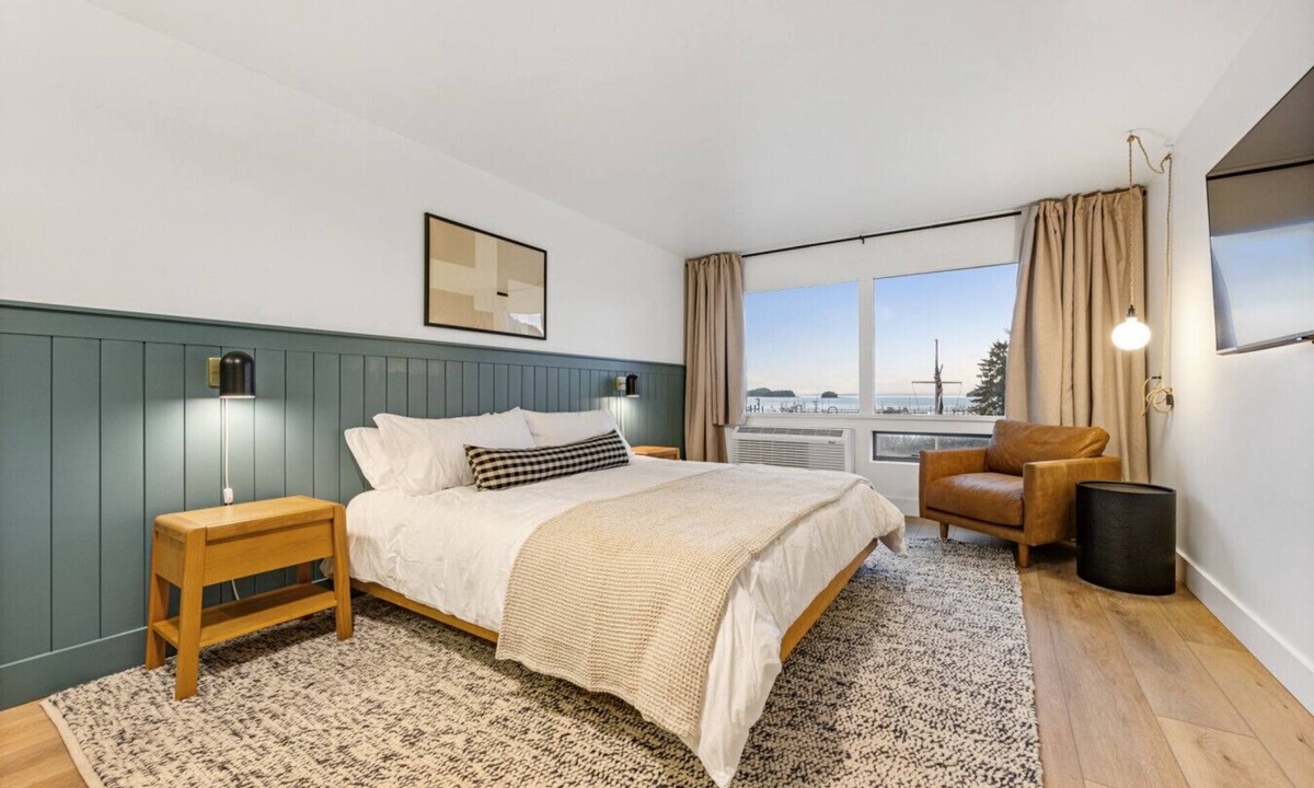 Juneau Apartment | Comfort, Style & Views | Steps to Tours & Eats
