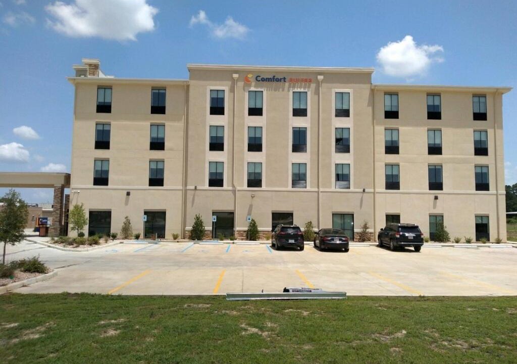 Claiborne Hotel | Comfort Suites West Monroe near Ike Hamilton Expo Center
