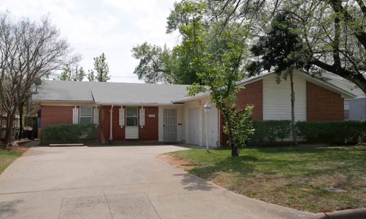 Arlington House | Comfortable Home Next to Stadium