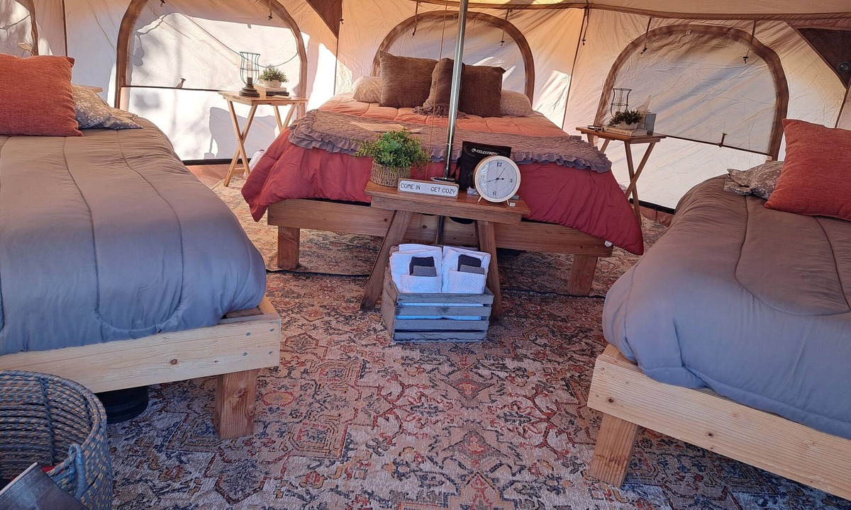 New Eucha RV Rental | Comfy Beds and Hot Shower Awaits You