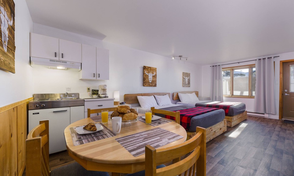 Saint Ferreol les Neiges Hotel | Complexe Les Neiges