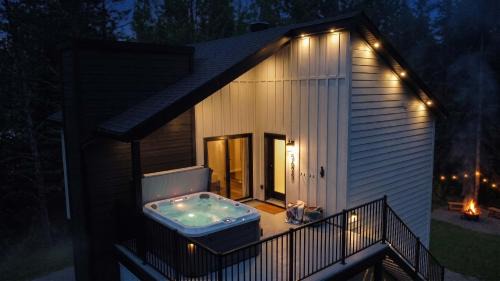 Saint Come Ski Chalet | Condo and Spa - Le Saloon Nordik