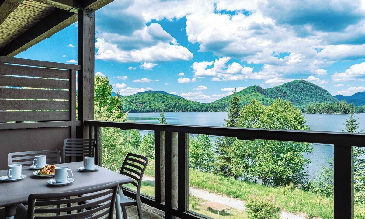 Lac Superieur Village Condo | Condo overlooking Lac Superieur & mountain views