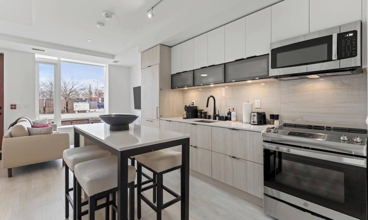 West Don Lands House | Contemporary 3BR Home near Distillery District with Included Parking