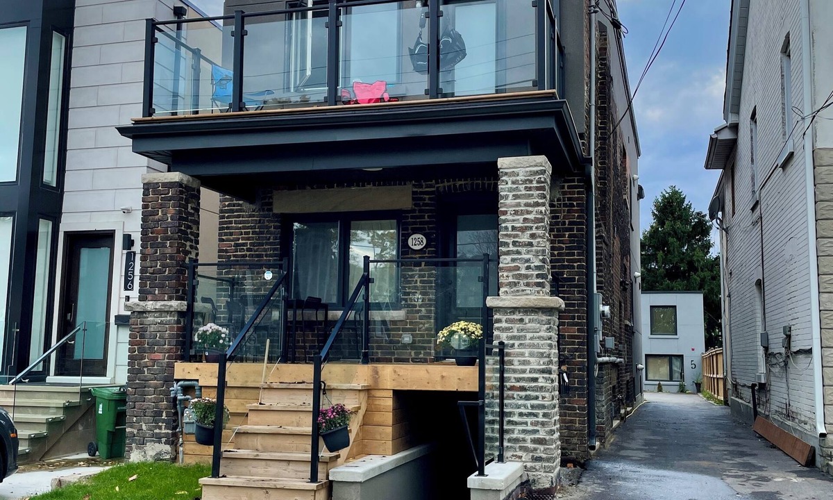 Broadview North Apartment | Contemporary 3BR Loft W/Large Terrace Downtown