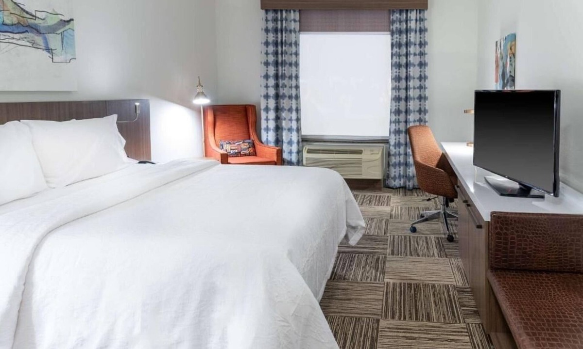 North Little Rock Hotel | Contemporary Comfort Close to River Trails, Parks & Local Charm