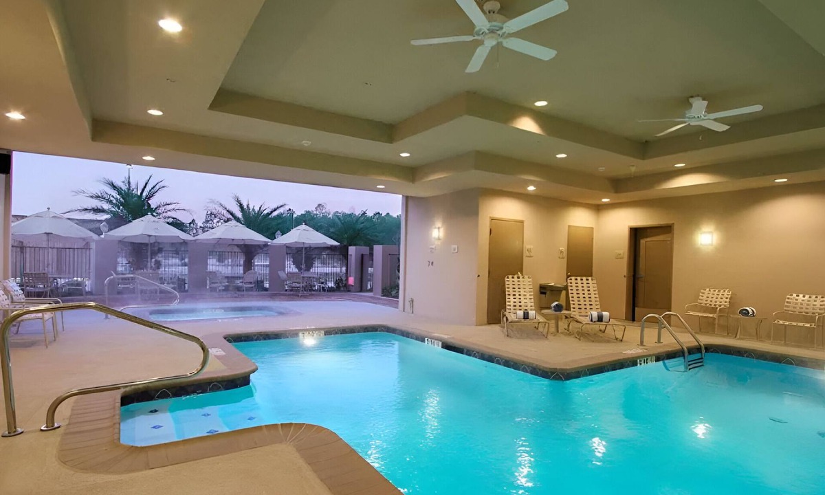 Covington Hotel | Convenient Stay for Exploring Covington Area – 2 Rooms Near Business District