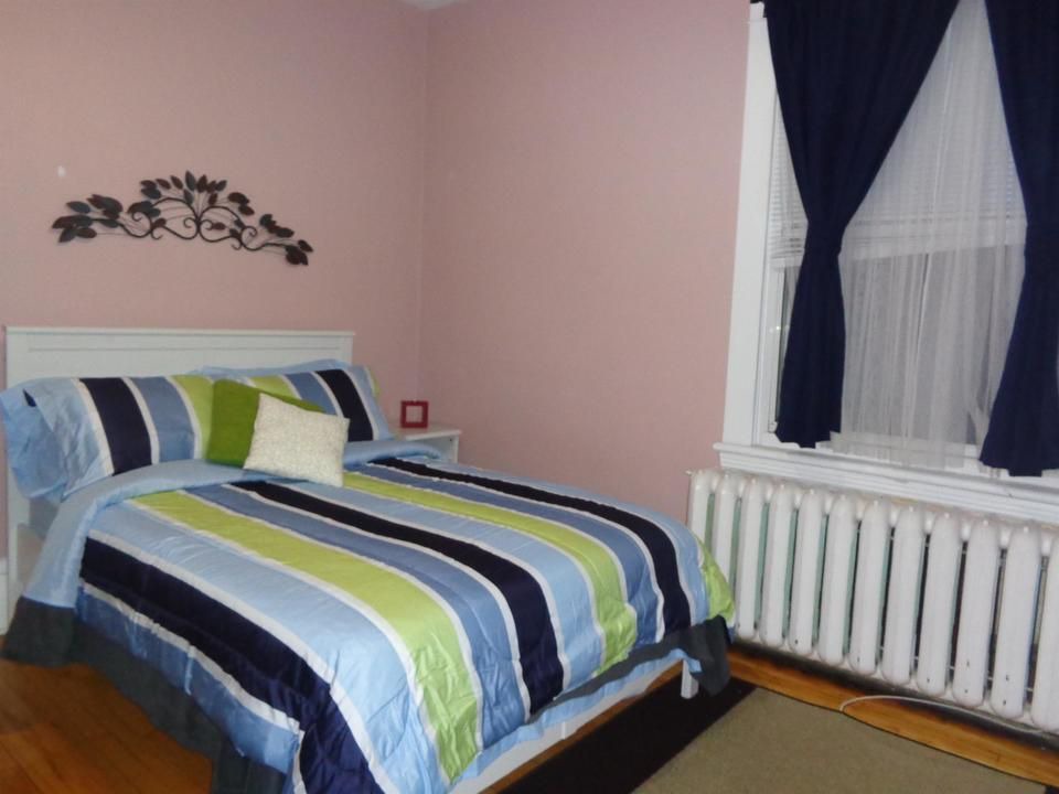 Sandy Hill Apartment | Conveniently Located Downtown Apt