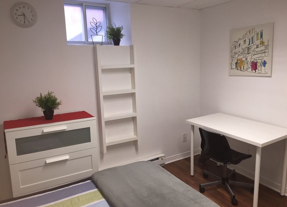 Sandy Hill Apartment | Conveniently Located Downtown 2 Bdr