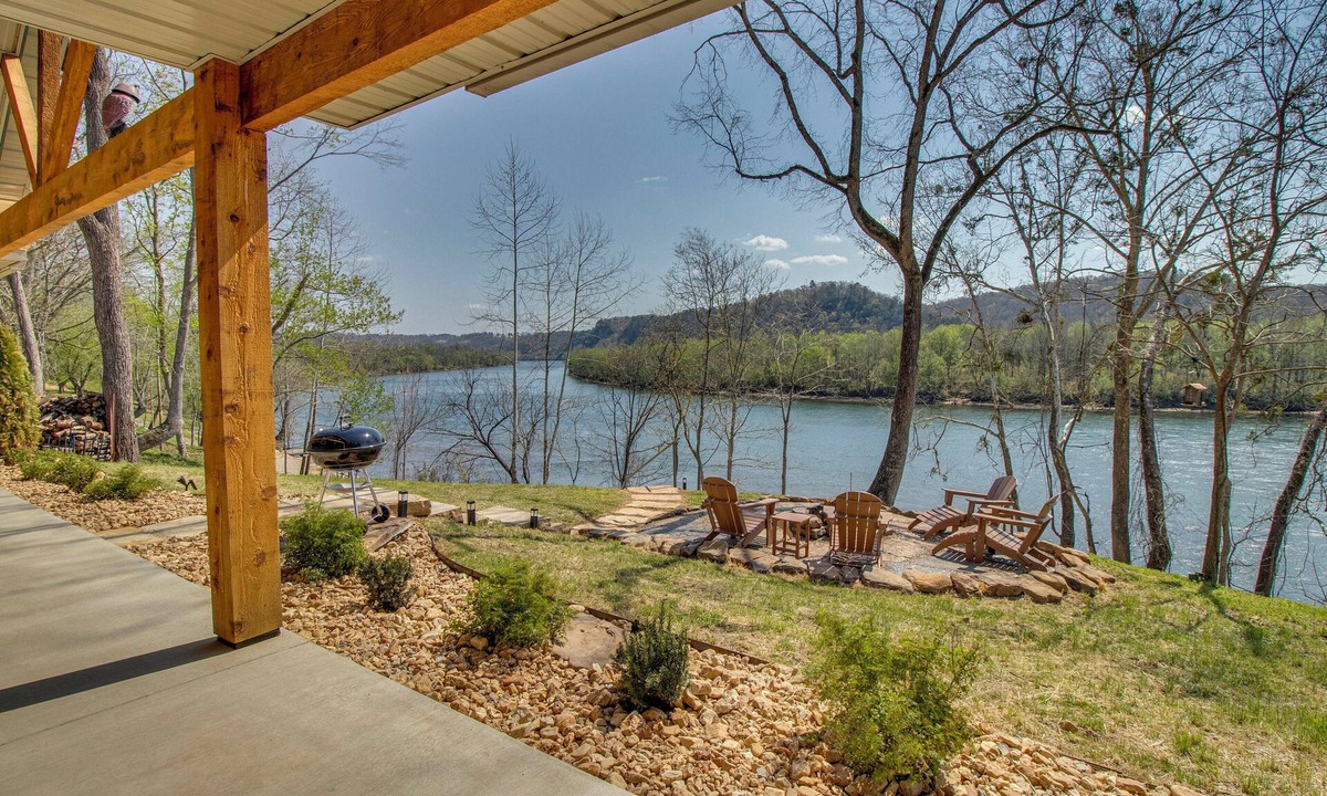 Norfork Cabin | 'CopperTop Cabin' Waterfront White River Retreat
