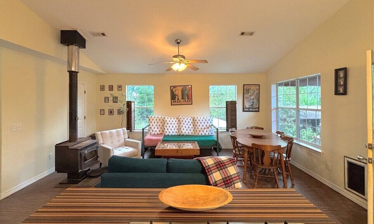 Eureka Springs House | Country Side House, With Beautiful Garden