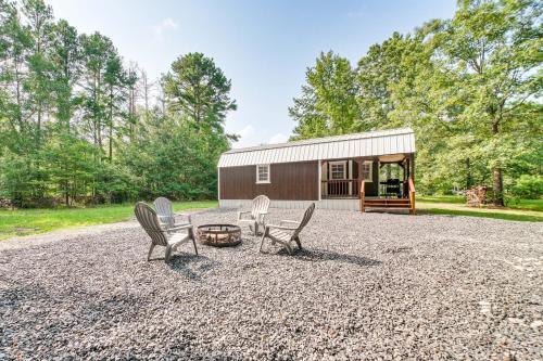 Broken Bow Apartment | Couple’s Cabin in Broken Bow ~ 5 Mi to Downtown!
