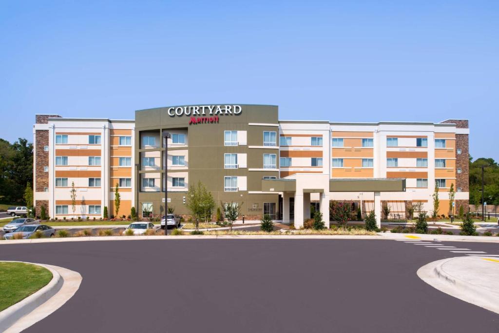 Hot Springs Hotel | Courtyard by Marriott Hot Springs