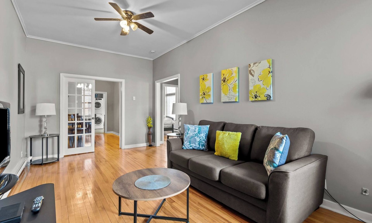 Waterford Valley Apartment | Cozy 2BR Loft Parking Wi-Fi