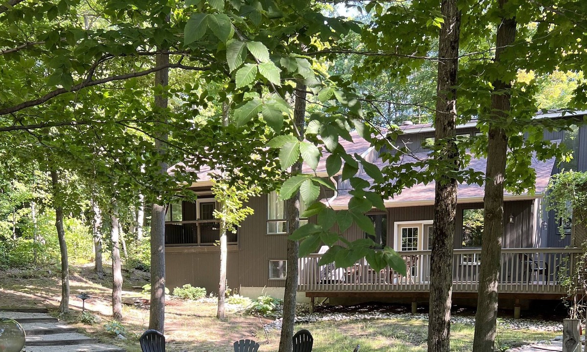 Lafontaine Cottage | Cozy 3 bedroom Cottage for rent in Tiny