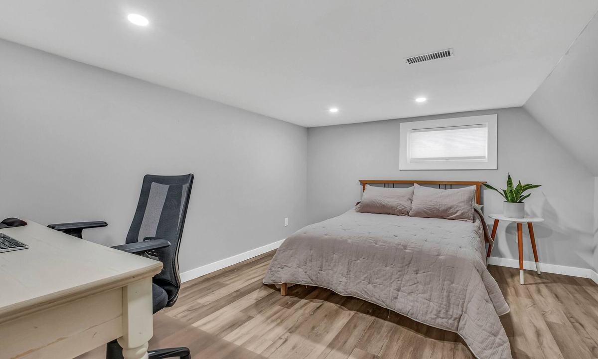 Cornwall House | Cozy 4 BR Home in Cornwall