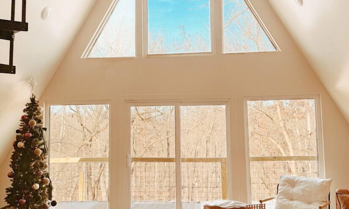 Rogers Cabin | Cozy A-Frame Retreat by Beaver Lake, Minutes from Downtown Rogers