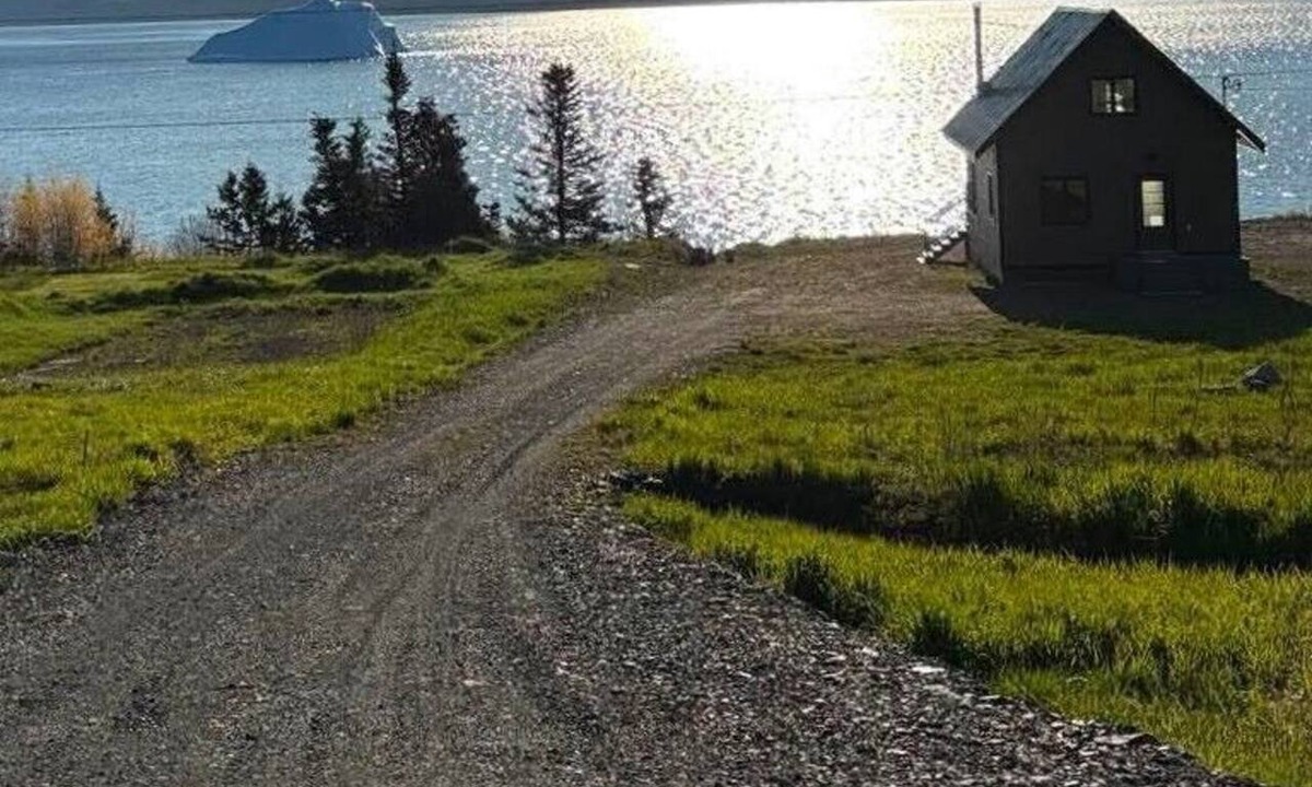 King's Point Cottage | Cozy Beachfront Cottage Retreat w/Loft Workspace, Stunning Views & Beach Access