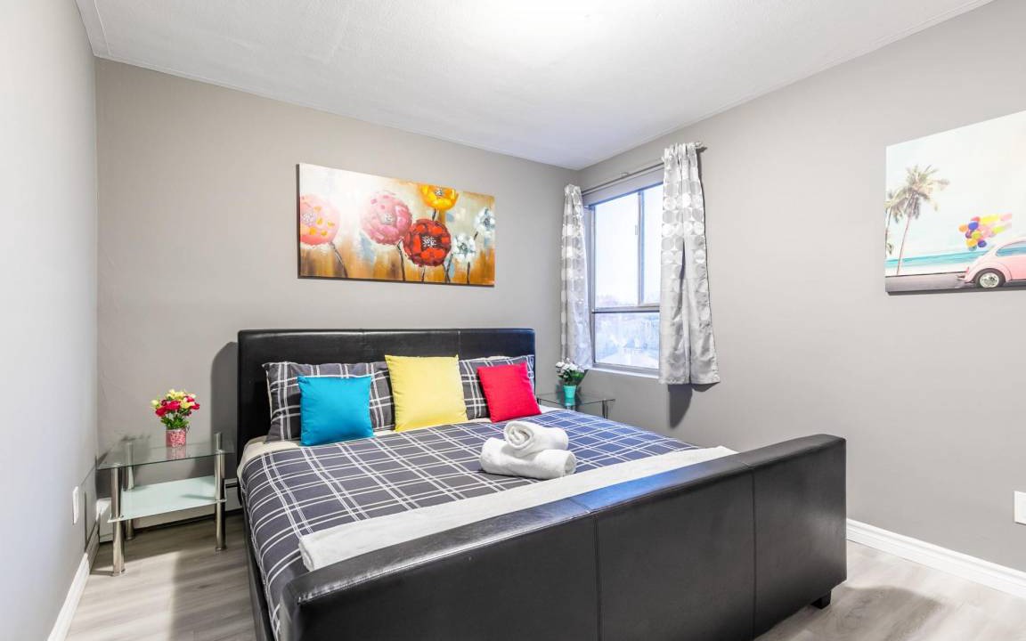 Rosedale Apartment | Cozy & Bright-1BR King Apartment - near DT Hamilton!