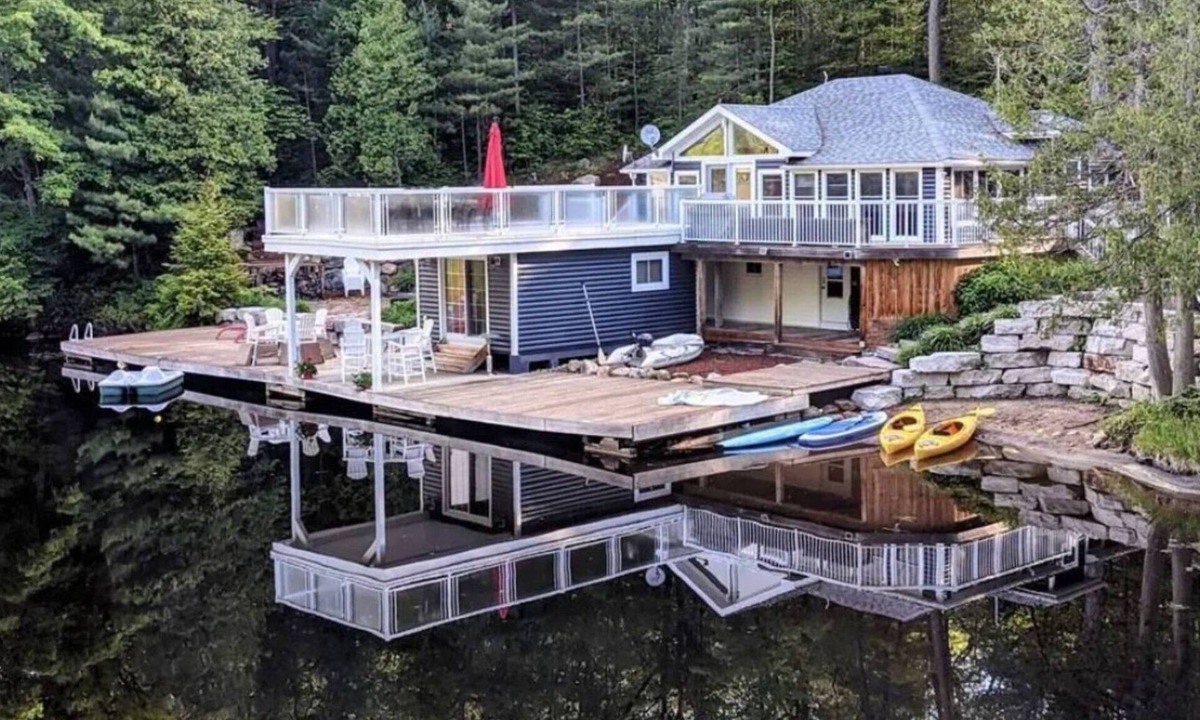 Torrance House | Cozy bungalow in quiet bala bay on lake muskoka. Muskoka Lake