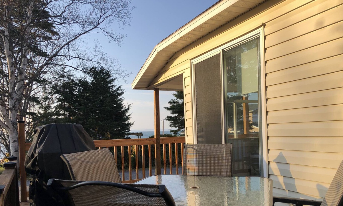 Saint-Simon Ski Chalet | Cozy cottage by the sea in St-Simon-de-Rimouski