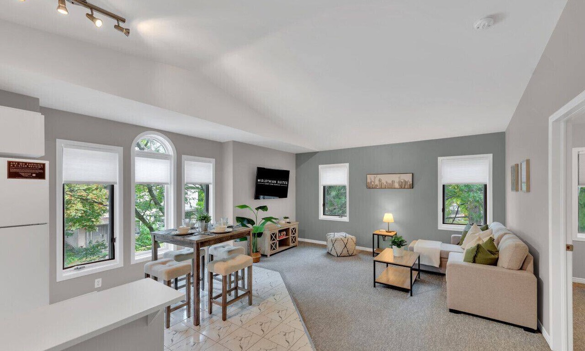 Burlington Apartment | Cozy & Comfortable, Downtown, Parking | TJSI