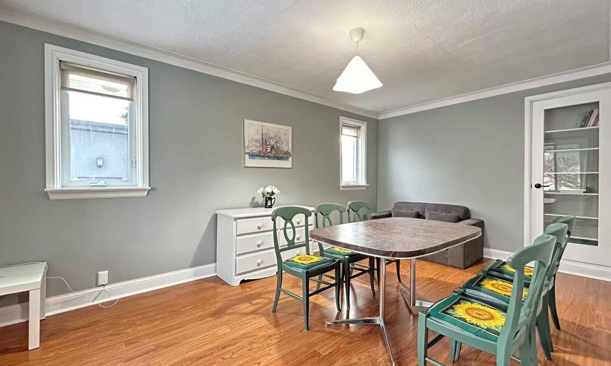 Fallingbrook House | Cozy Home In Toronto CL to Downtown, Bluff Park & Lake Trails