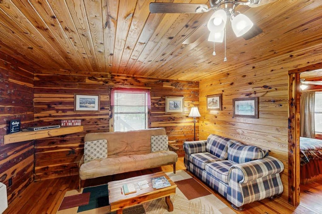 Mountain Pine Apartment | Cozy Lodge - Unit 3