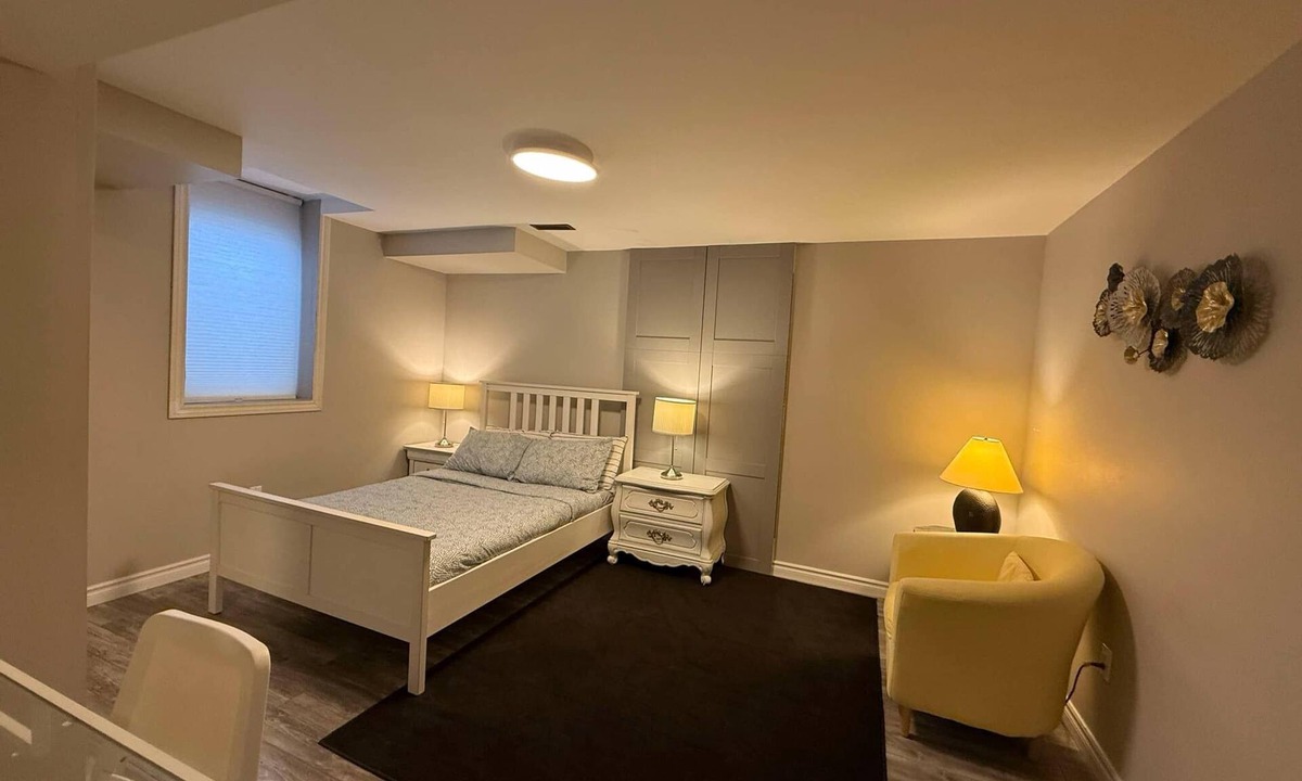 Oshawa Apartment | Cozy peaceful stay for 4 guests + 2 beds + 1 Bath