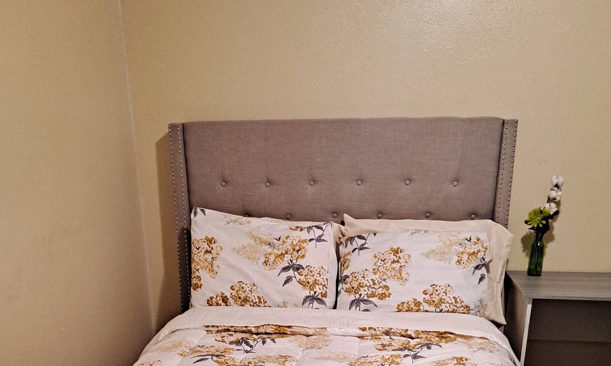 Forest Hill House | Cozy private bedroom near Dallas
