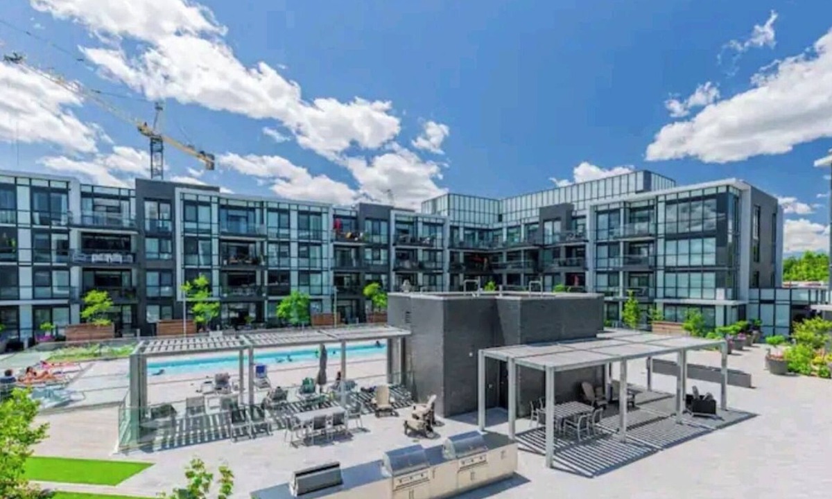 Innisfil Condo | Cozy south view suite overlooking the nature preserve trail