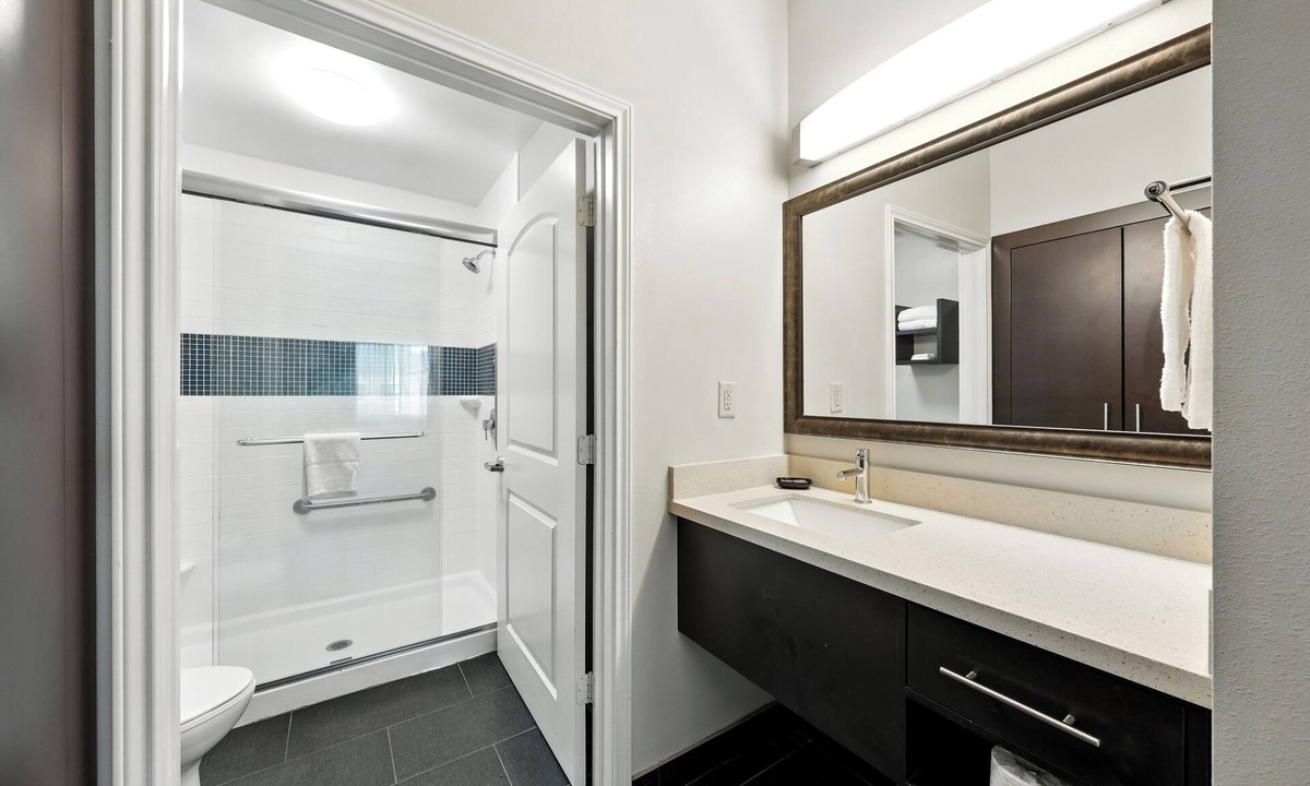 Chinatown Apartment | Cozy studio with AC in cool Houston neighborhood
