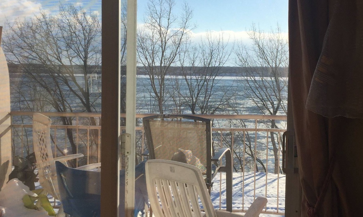 LaSalle Condo | Cozy water front Montreal