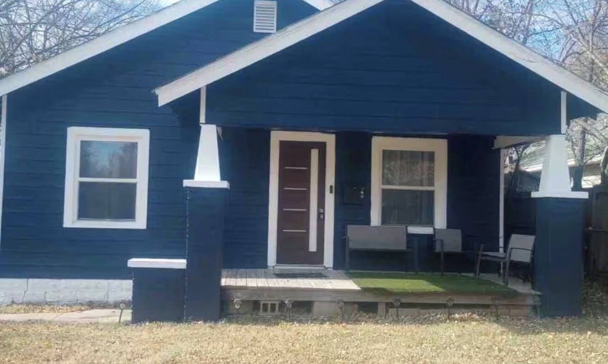 Shawnee House | Cute Bungalow on Quiet Street