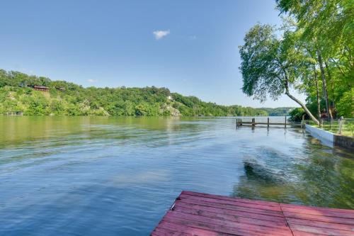 Jones Mills House | Deck, Dock & Resort Amenities: Home in Hot Springs