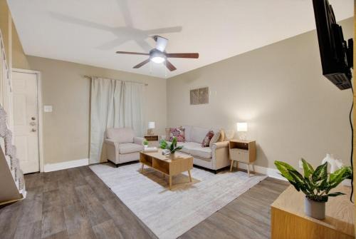 Denton Apartment | Denton Retreat with Pool Near UNT
