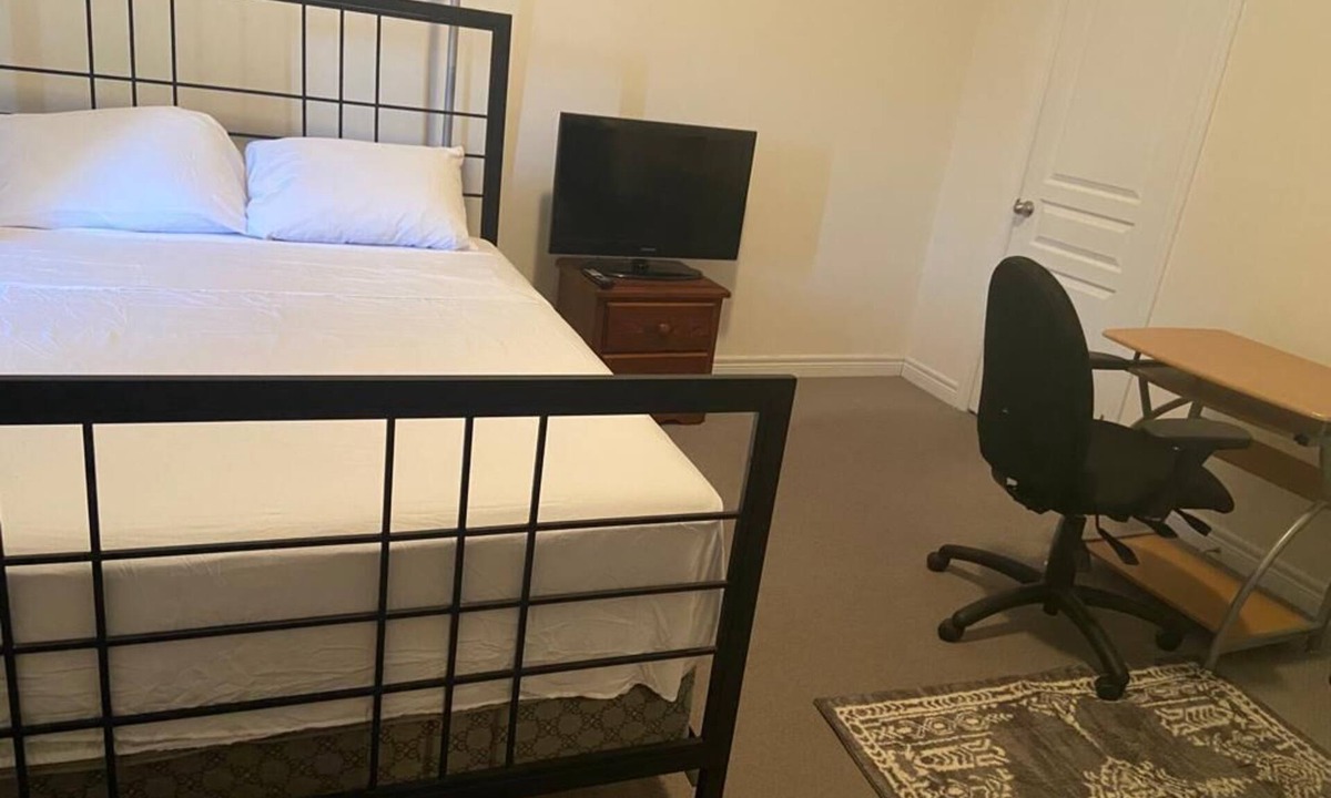 Mount Pleasant Apartment | Divinity Hut