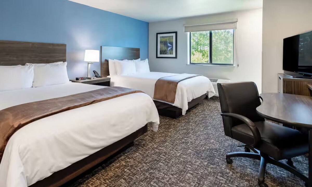 Ketchikan Hotel | Double the Fun! 2 Stays w/2 Queen Beds – Perfect for Families & Groups