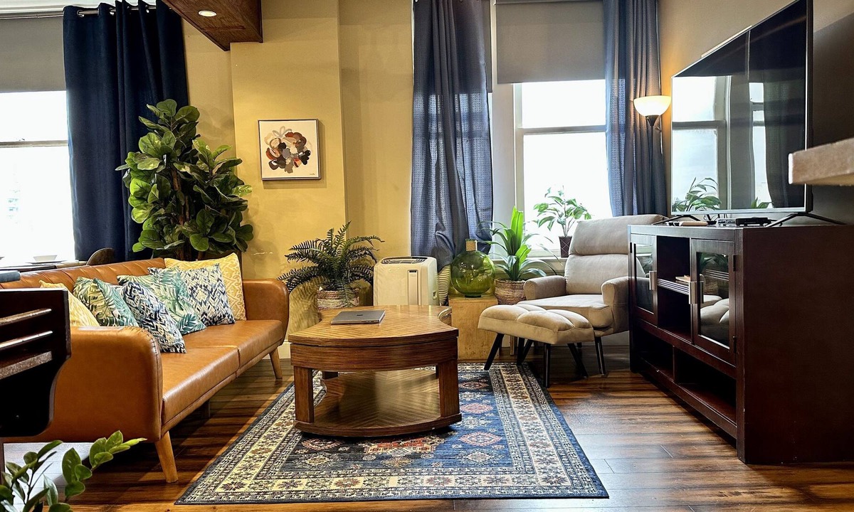 Downtown Memphis Apartment | Downtown 3BR / 2BA - Near Court Square Park