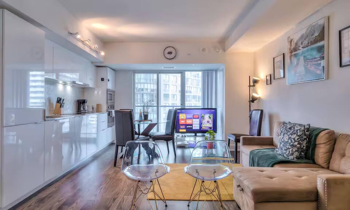 Church and Wellesley Hotel | Downtown Central Boutique Suites