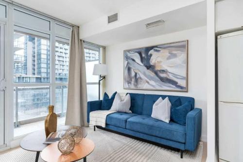 Fort York Apartment | Downtown condo Steps to Entertainment District