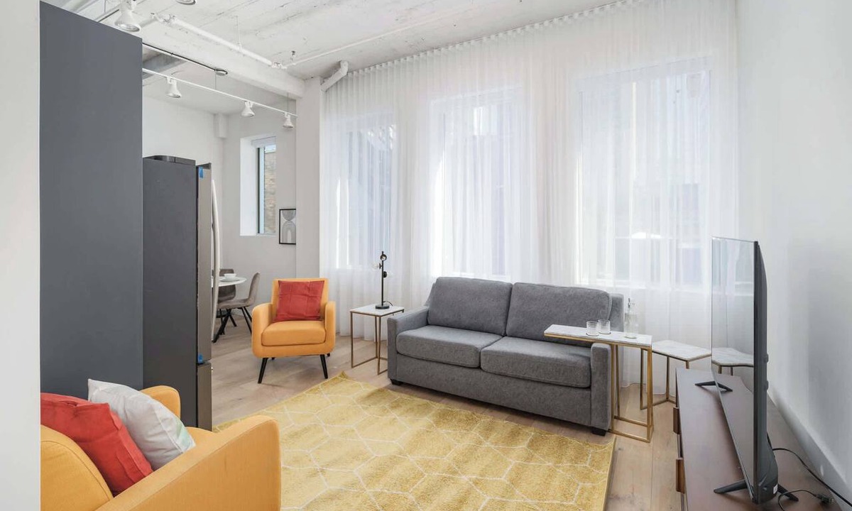 Downtown Montreal Apartment | Downtown|Cozy 1BR+Sofa Bed |2 Baths| Walk Everywhere