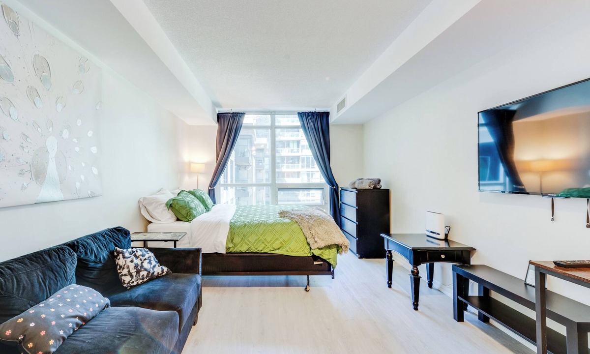 Niagara Apartment | Downtown Toronto Studio Suite by the Water & MAJOR INTERNATIONAL SPORTING EVENT