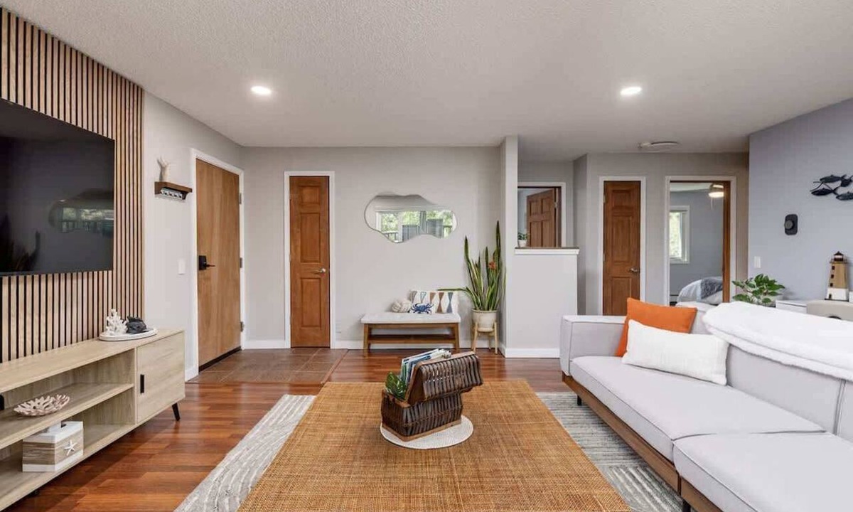 Downtown Anchorage Apartment | Downtown Urban Retreat Sleeps 4 King Bed