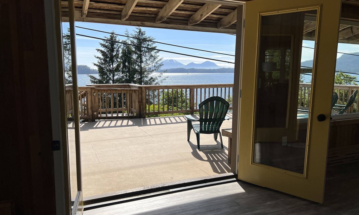 Sitka House | Driftwood House- Endless Ocean Views