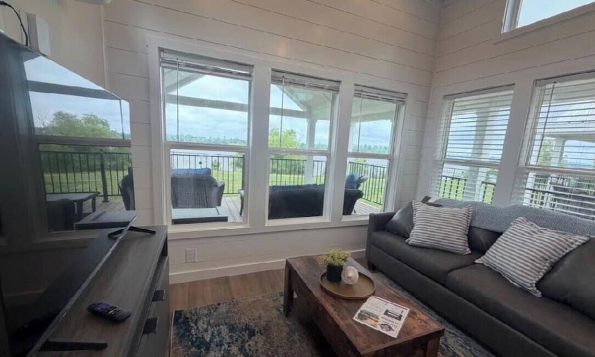 Vicksburg House | Driftwood | Tiny Home on the Mississippi River
