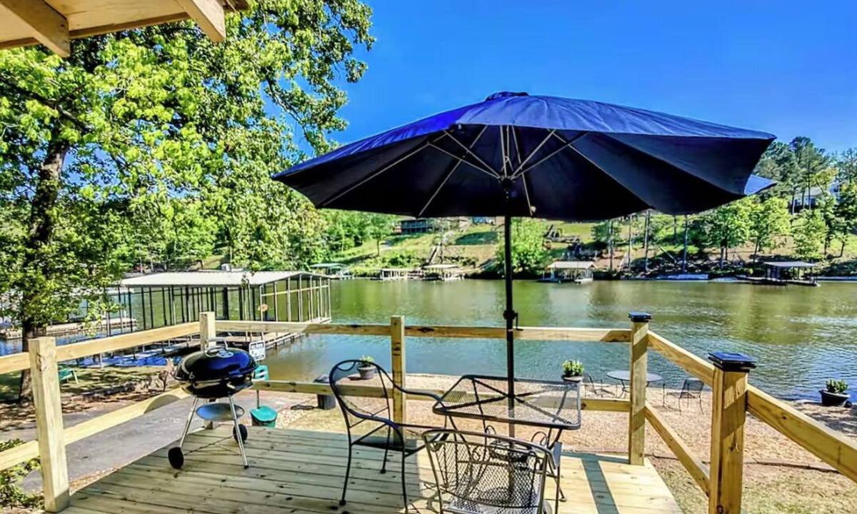 Mid America Cabin | Edgewater Resort - Cottage #4